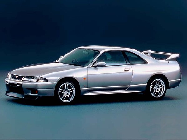 แตะ 300 กม./ชม.ได้เป็นครั้งแรกของค่าย กับ Nissan Skyline Gt-r 1995 (R33)