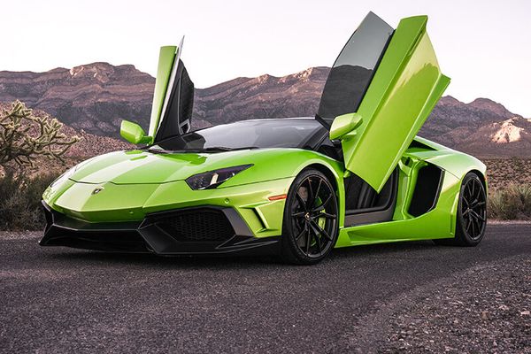 รถยนต์สีเขียวเหมาะกับคนธาตุไม้ รถยนต์ Lamborghini ก็มีสีเขียวให้เลือก