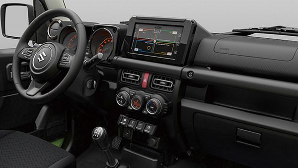 ภายในของรถยนต์ Suzuki Jimny 2019 ที่ดูหรูหรามากขึ้นแม้จะเป็นรถยนต์สไตล์ออฟโรด