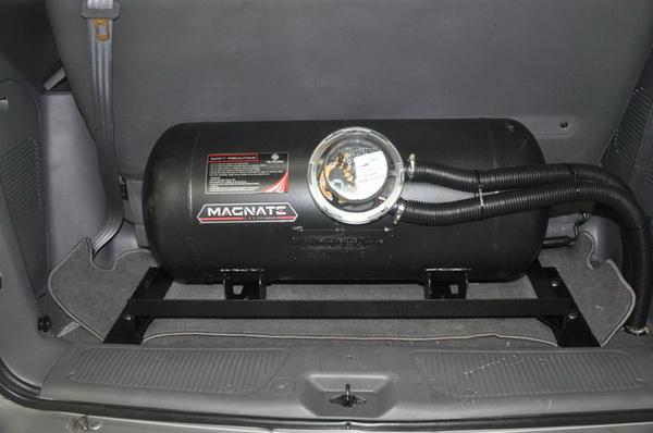 ในรถยนต์ที่ใช้เชื้อเพลิงเป็นแก๊สธรรมชาติ จะต้องใช้ถังบรรจุเฉพาะ