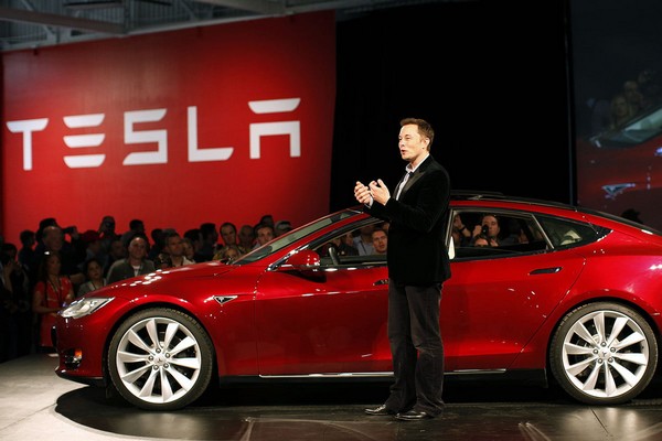 Elon musk และรถ Tesla รถพลังงานไฟฟ้าอัจฉริยะที่ได้รับความนิยมถล่มทลายในยุโรป