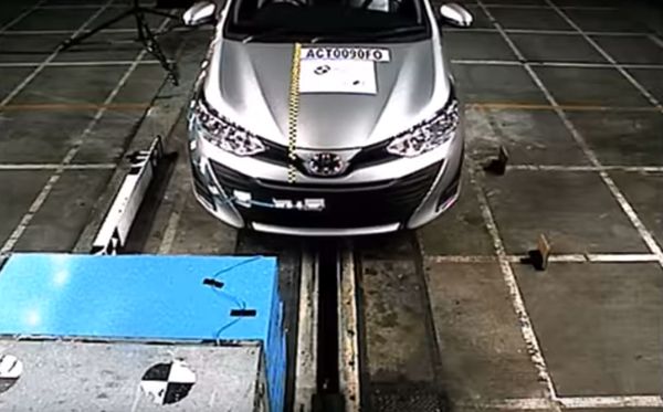 ภาพการทดสอบการชนของ Toyota Yaris Ativ โดย ASEAN NCAP