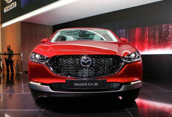 ภายนอกและภายในของ Mazda CX-30 ที่ถูกคาดหมายว่าจะมาแทนที่ CX-3 