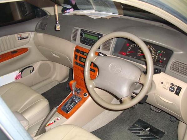 ภายในของ Toyota Corolla Altis มีความกว้างขวางและหรูหรา