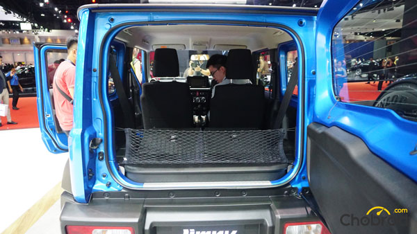ภายในห้องโดยสารและพื้นที่ด้านท้ายของ Suzuki Jimny 2019