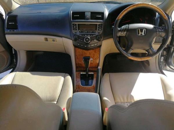 Honda Accord มือสองรุ่นต่าง ๆ ที่ประกาศขายในตลาดรถ Chobrod