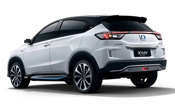 ด้านท้ายของ Honda X-NV 2019  คล้ายกับบางรุ่นของ Rangrover เหมือนกันนะ 