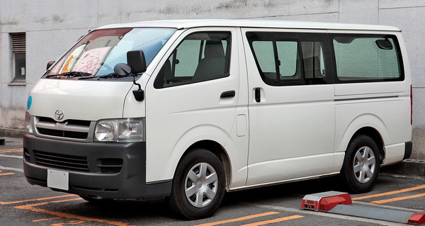 Toyota Hiace เป็นหนึ่งในรถตู้เชิงพาณิชย์ที่ได้รับความนิยมอย่างมากในตลาดรถตู้เมืองไทย