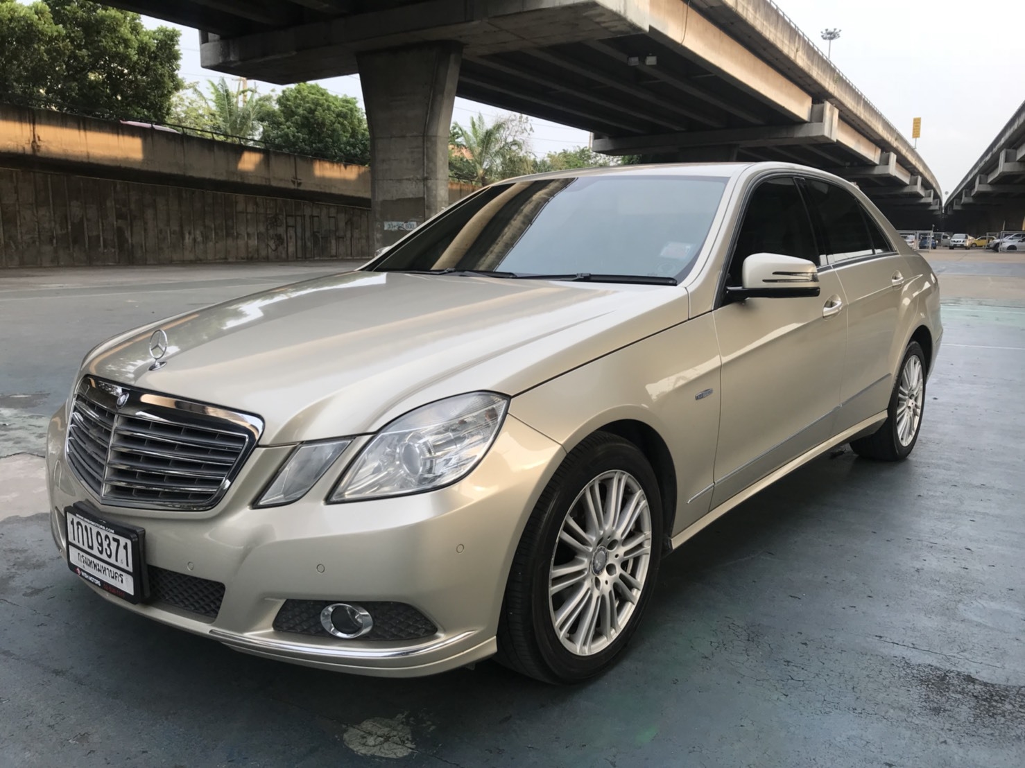 2013-mercedes-benz-e200-cgi-w212-18340922