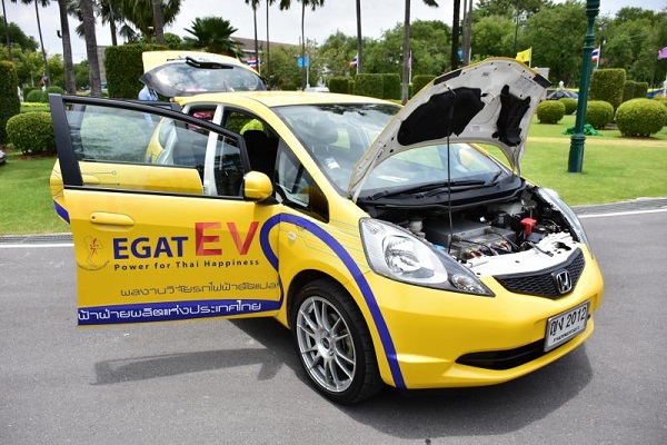 จากรถยนต์พลังงานเชื้อเพลิง ที่ถูกแปรเปลี่ยนเป็นรถนยนต์ไฟฟ้า