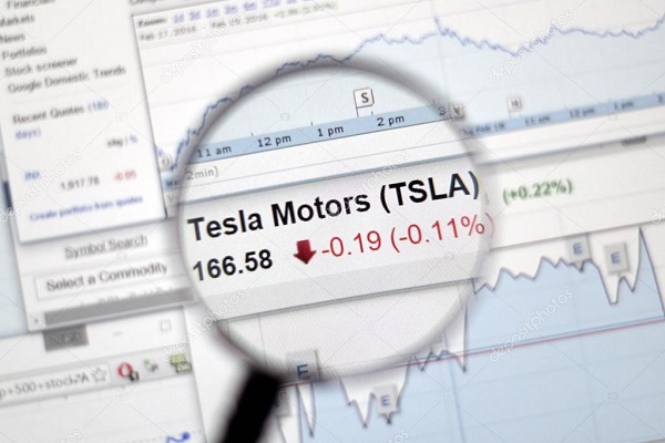หุ้นของ Tesla ที่ตกลงทำให้ต้องมีการเพิ่มทุนเข้ามาเพื่อสร้างความเชื่อมั่นให้กับนักลงทุน 