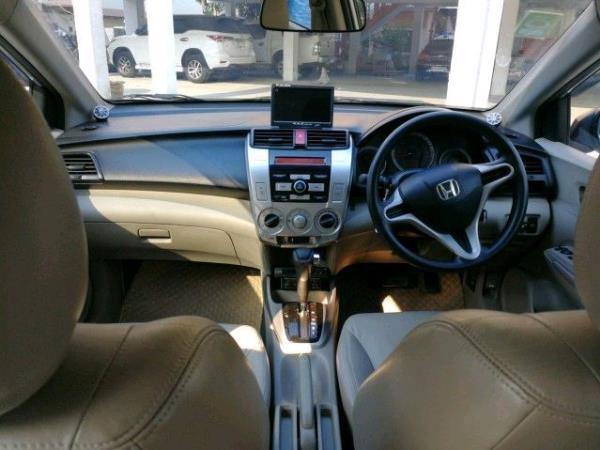 Toyota-Yaris-Interior-Used-Car