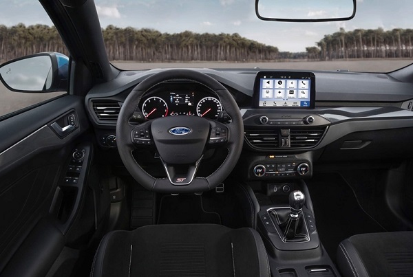 อีกหนึ่งไฮไลท์ของ Ford Focus ST 2019 ก็น่าจะเป็นภายในนี้แหล่ะ เพราะดูดุดันไม่น้อยทีเดียว