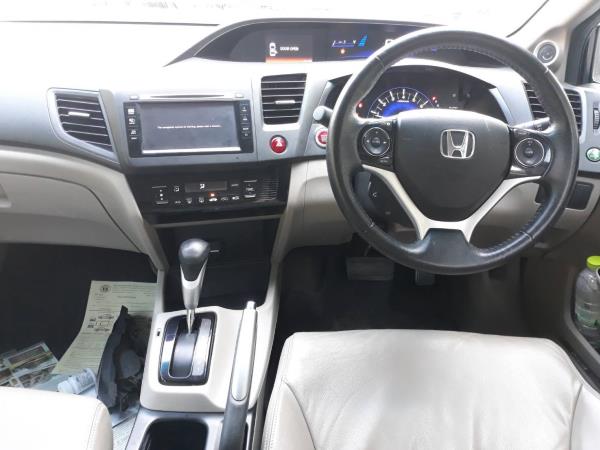 Honda-Civic-E-Interior-Used-Car