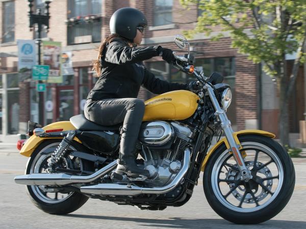 สมรรถนะการใช้งานที่เหนือระดับจาก Harley Davidson Sportster Superlow