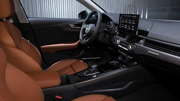 ภายในถูกดีไซน์ใหม่ จะเห็นได้ชัดทีเดียวว่าหน้าจอของ Audi A4 Minor Change ใหญ่บึ๊กขึ้นทีเดียว 