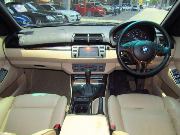 ตลาดรถมือสอง BMW X5 ราคาเริ่มต้นอยู่ที่ 499,000 บาท