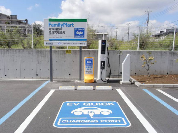 สถานีชาร์จไฟที่ญี่ปุ่นมีรองรับผู้ใช้รถพลังงานไฟฟ้าได้อย่างเพียงพอในทุกเส้นทาง