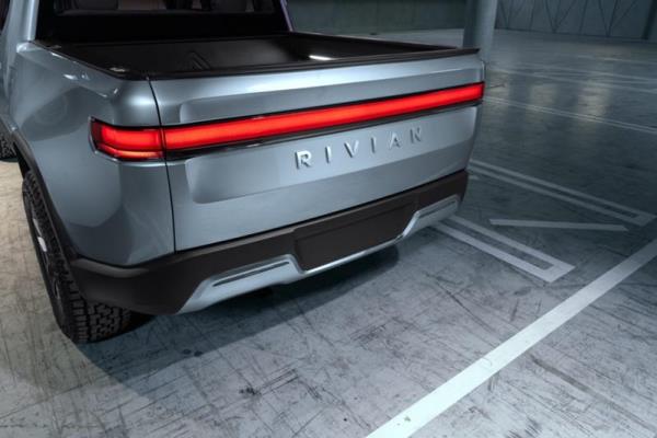 รถยนต์ Rivian R1T กระบะไฟฟ้าที่จะวางขายกันในปีหน้า 