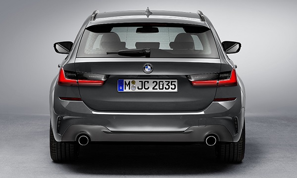 ด้านท้ายของ All NEW BMW 3-Series Touring ดูลงตัวดีทีเดียว 