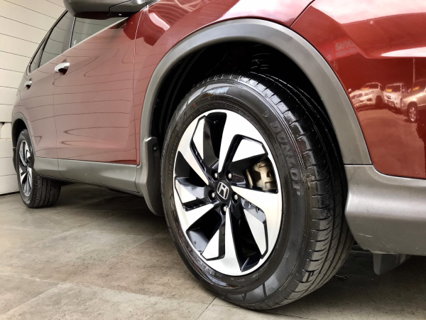 รถมือสอง Honda CR-V ดีไซน์เด่น สวยสะดุดตา