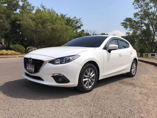 Mazda 3 ปี 2016 ราคาเริ่มต้นที่ 475,000 บาท