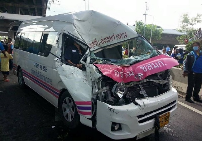 ศูนย์วิจัยอุบัติเหตุแห่งประเทศไทยระบุสาเหตุอุบัติเหตุรถตู้เกือบทั้งหมดมาจาก 