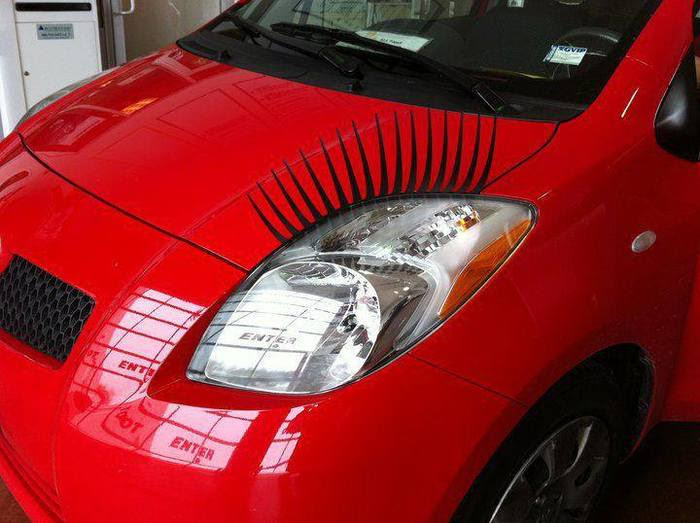 การติดขนตาบนตัวรถเพื่อความสวยงาม มีโทษปรับปรับไม่เกิน 1,000 บาท 
