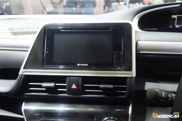 รีวิวอุปกรณ์อำนวยความสะดวก Toyota Sienta 2019