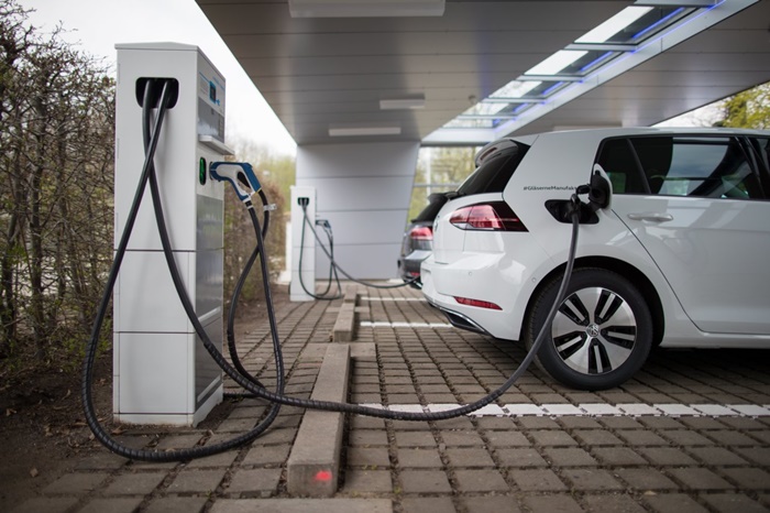 รัฐชี้เแนวทางส่งเสริมการใช้รถยนต์พลังงานไฟฟ้า แก้ไขปัญหามลพิษ