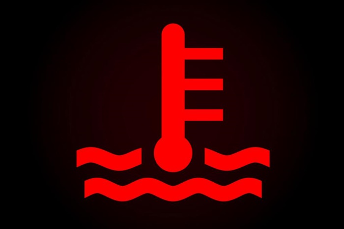 เมื่อสัญลักษณ์นี้ขึ้นสีแดง หมายถึงรถยนต์ของคุณกำลังมีความร้อนสูง