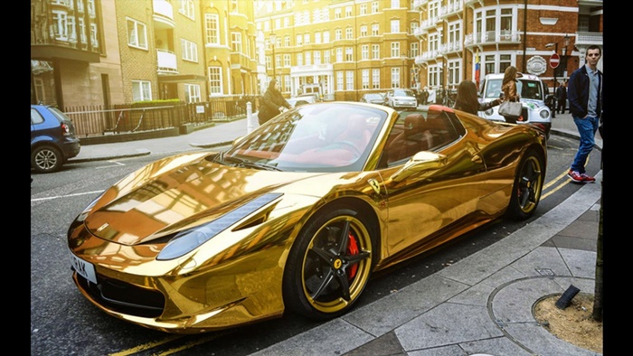 รถสีทอง