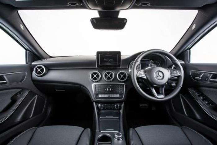 การออกแบบภายใน Mercedes-Benz A180 การออกแบบภายใน Mercedes-Benz A180