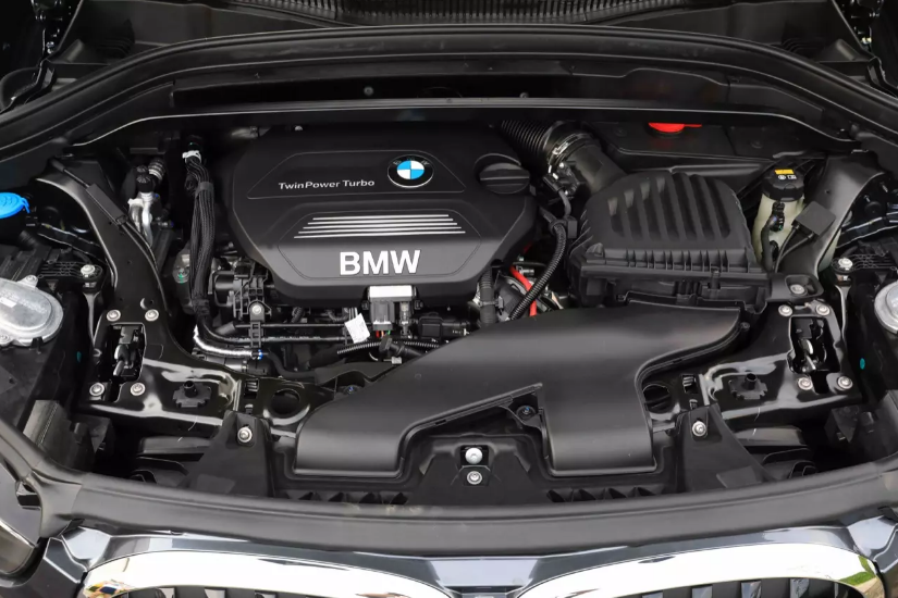 BMW X1 sDrive18i (Iconic) เครื่องยนต์