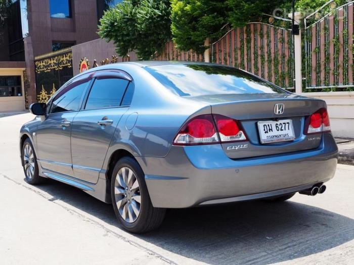 มุมมองด้านหลัง Honda Civic 2010