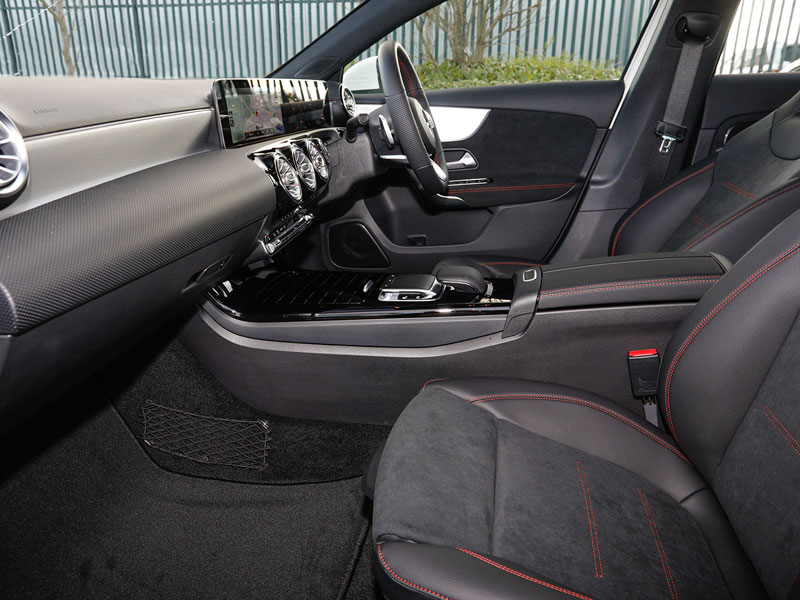 ภายใน Mercedes-Benz A250 AMG