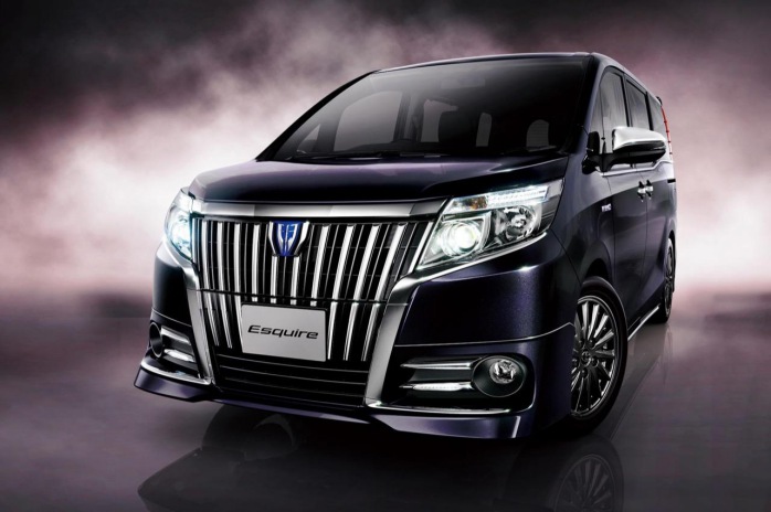 ภายนอกของ Toyota Esquire ภายนอกของ Toyota Esquire