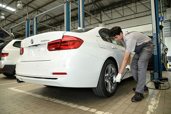BMW Service Apprentice Program