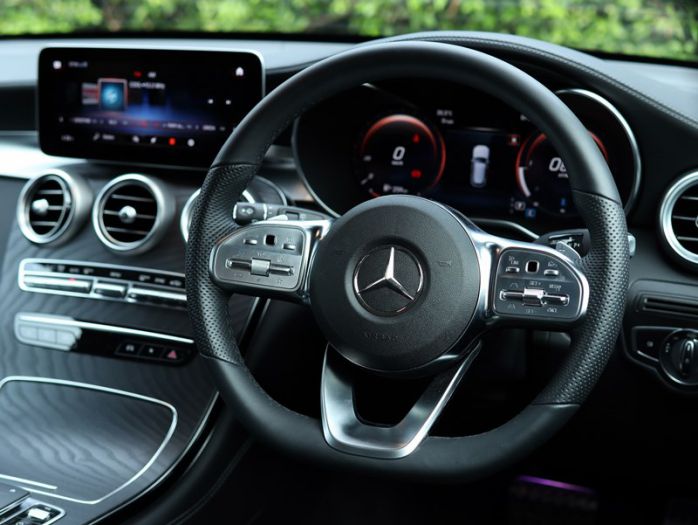 พวงมาลัย Mercedes-Benz GLC 220 d