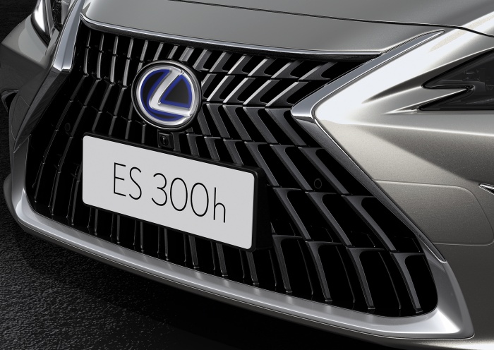 Lexus ES300h ปี 2021