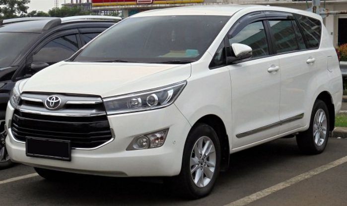 ตลาดรถรถมือสอง Toyota Innova โฉมแรกรุ่นเกียร์ออโต้มีราคาอยู่ที่ 250,000 บาท ขึ้นไป