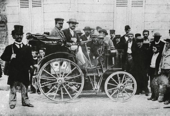 รถที่ติดตั้งพวงมาลัยคันแรกของโลก