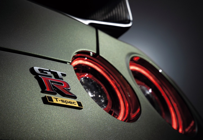 Nissan GT-R T-spec 2021