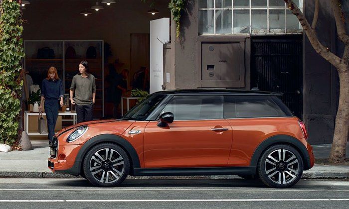 มุมมองด้านข้าง MINI Cooper มุมมองด้านข้าง MINI Cooper