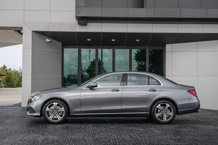 ภายนอก Mercedes Benz E220 2019 ภายนอก Mercedes Benz E220 2019