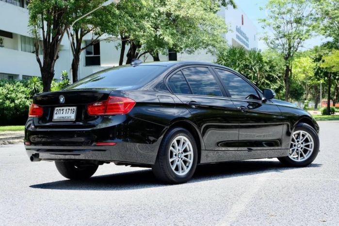 ภายนอก BMW 316i ภายนอก BMW 316i