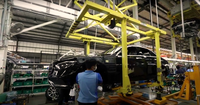 โรงงานประกอบรถยนต์และผลิตแบตเตอรี่ในไทย