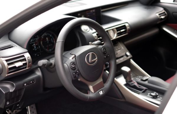 ภายใน Lexus is250