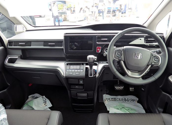 ภายใน Honda StepWGN Spada ภายใน Honda StepWGN Spada