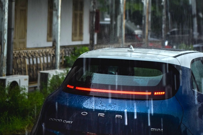 รถยนต์ไฟฟ้ากับฝน